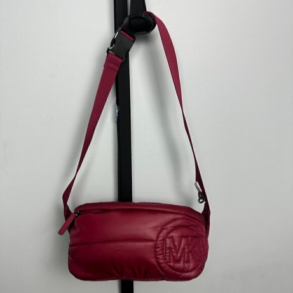 Host Pick 🌟 NWT - Michael Kors Rae MD Waistpack Xbody Berry - Fanny Pack - Picture 1 of 9